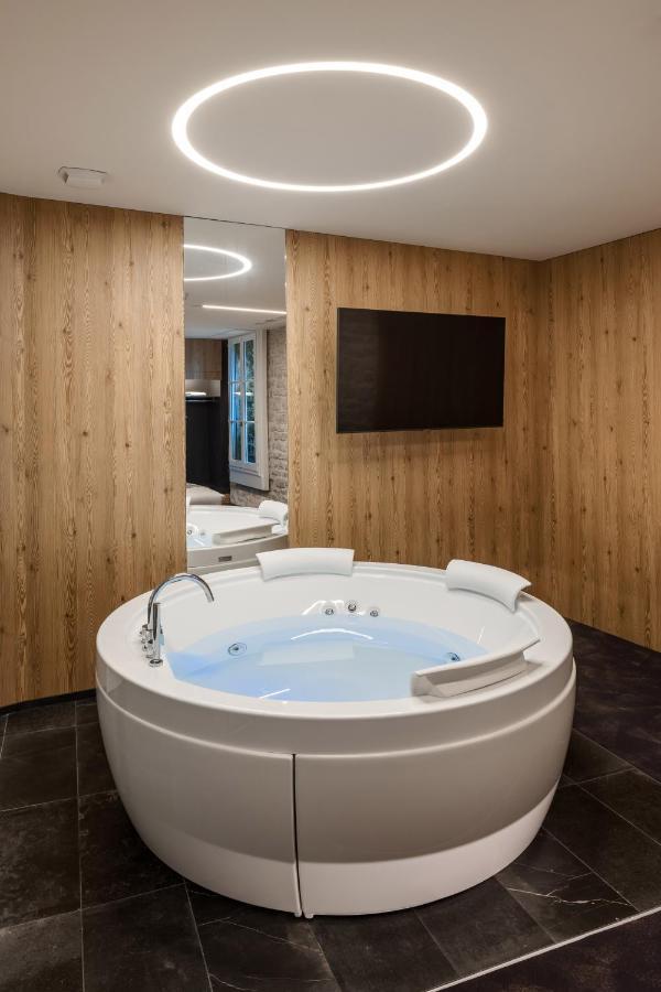 Logis Hotel Parenthese, Restaurant & Spa Chille Exteriör bild