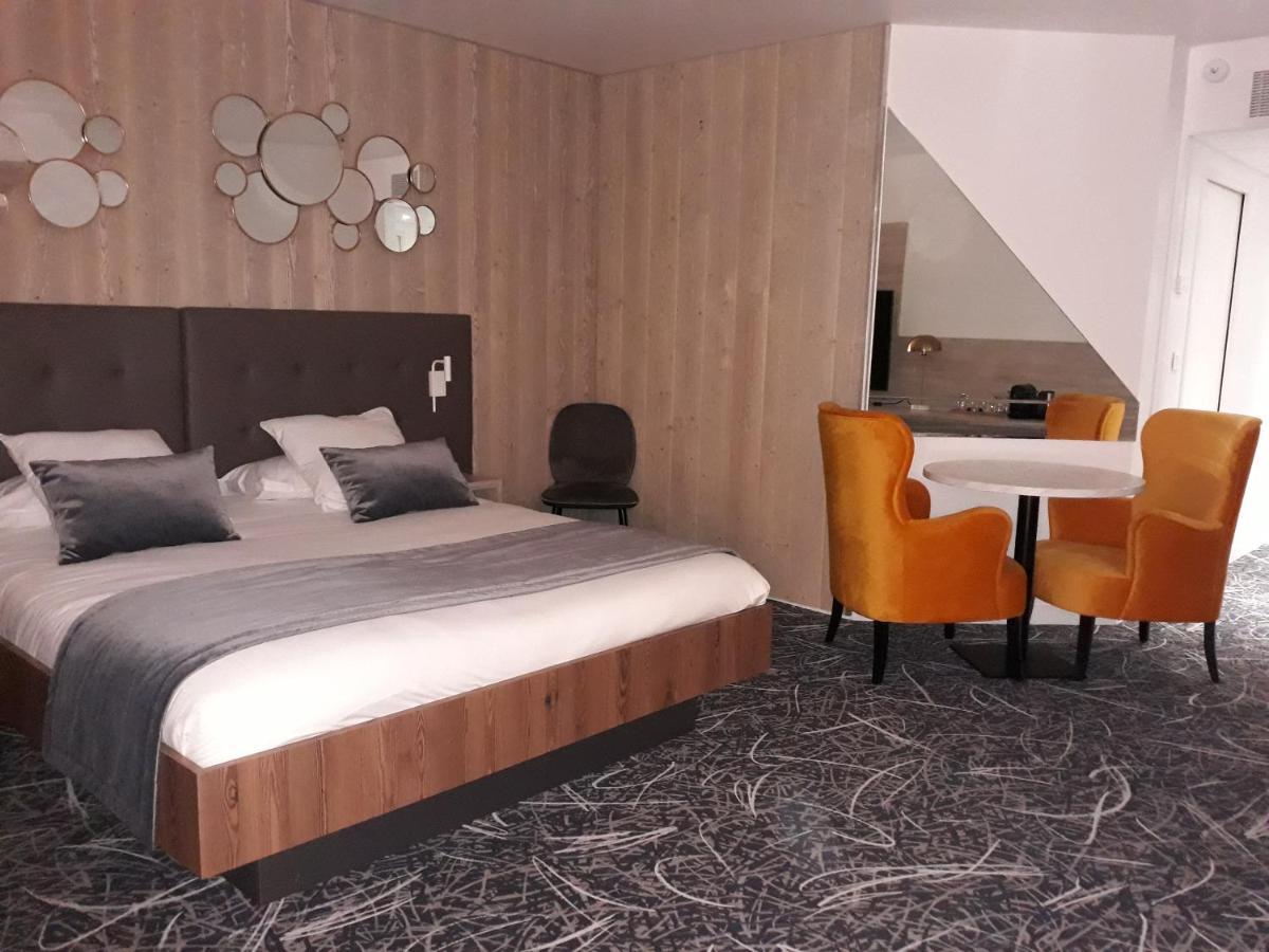 Logis Hotel Parenthese, Restaurant & Spa Chille Exteriör bild