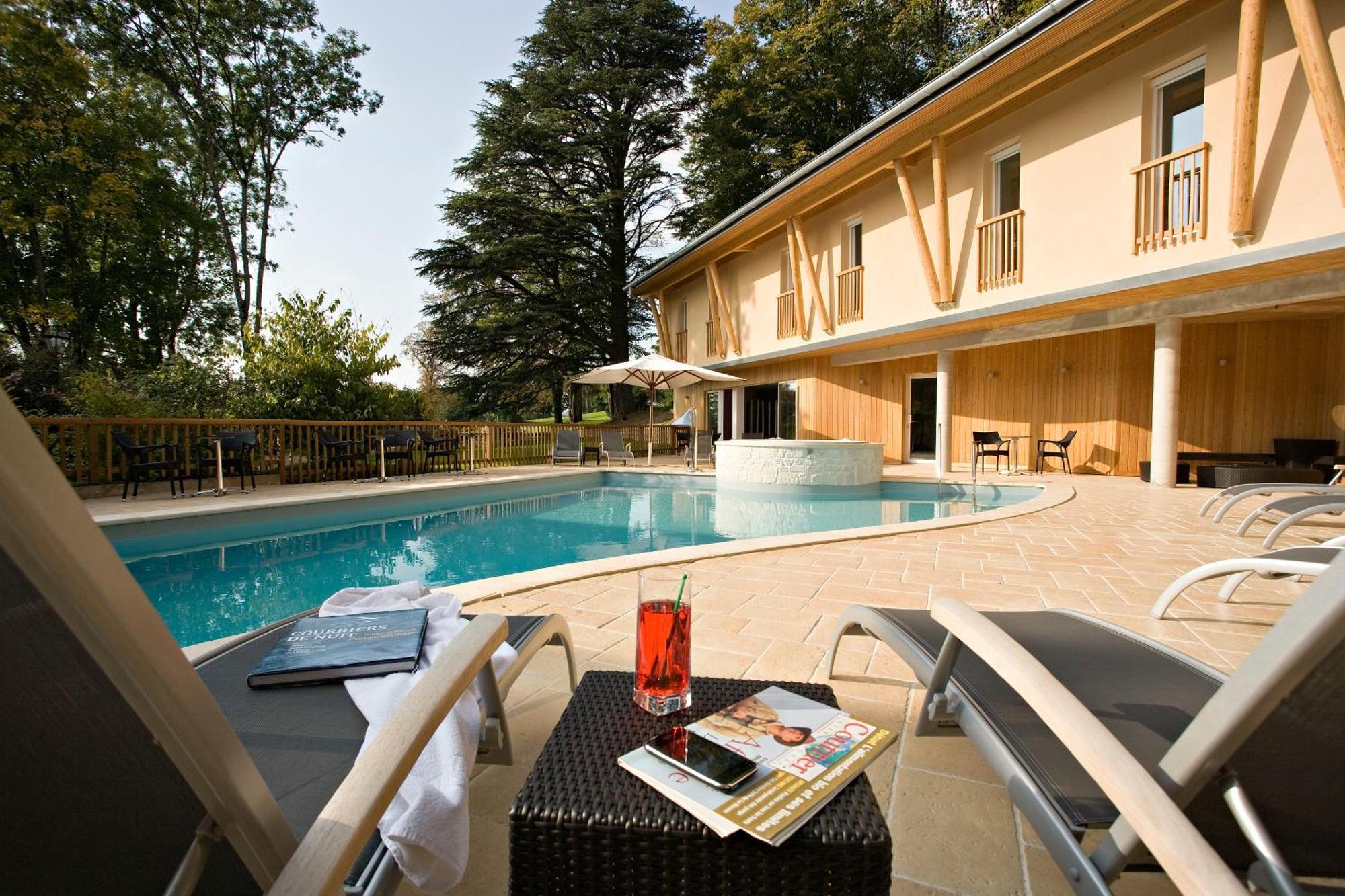 Logis Hotel Parenthese, Restaurant & Spa Chille Exteriör bild