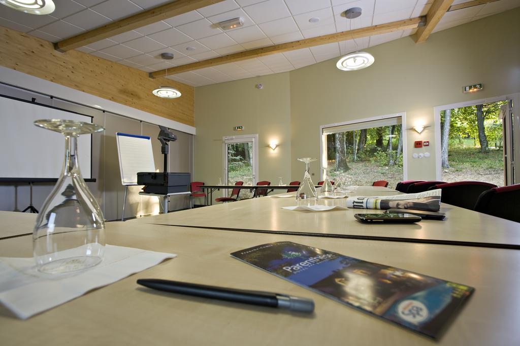 Logis Hotel Parenthese, Restaurant & Spa Chille Exteriör bild
