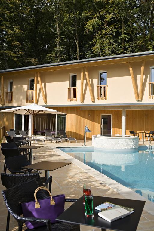 Logis Hotel Parenthese, Restaurant & Spa Chille Exteriör bild
